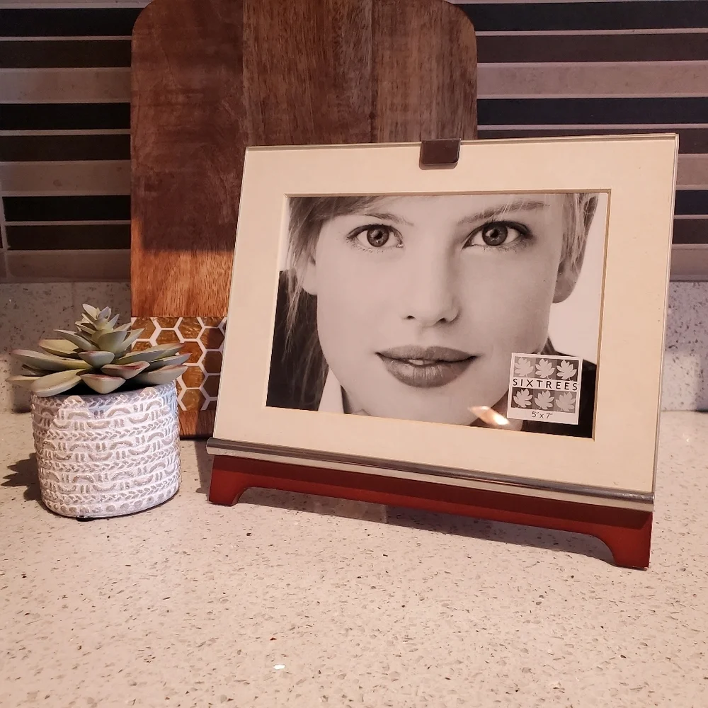 Sixtrees 5x7 Wood Picture Frame Wooden Table Top Photo Silver Minimalist Classic